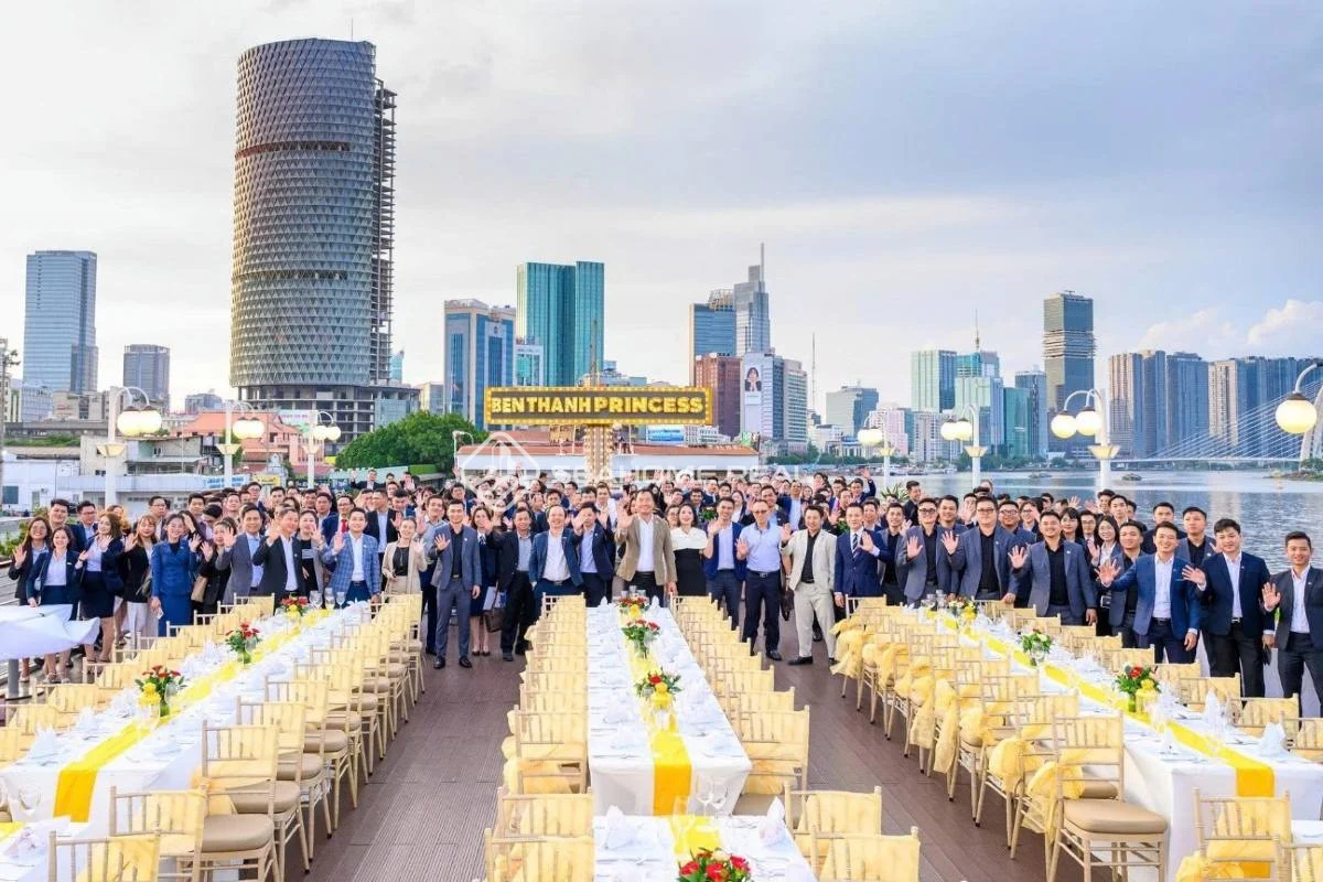 Sự kiện khởi động dự án Maison Grand tổ chức trang trọng tại du thuyền Benthanh Princess. Ảnh: ĐVCC